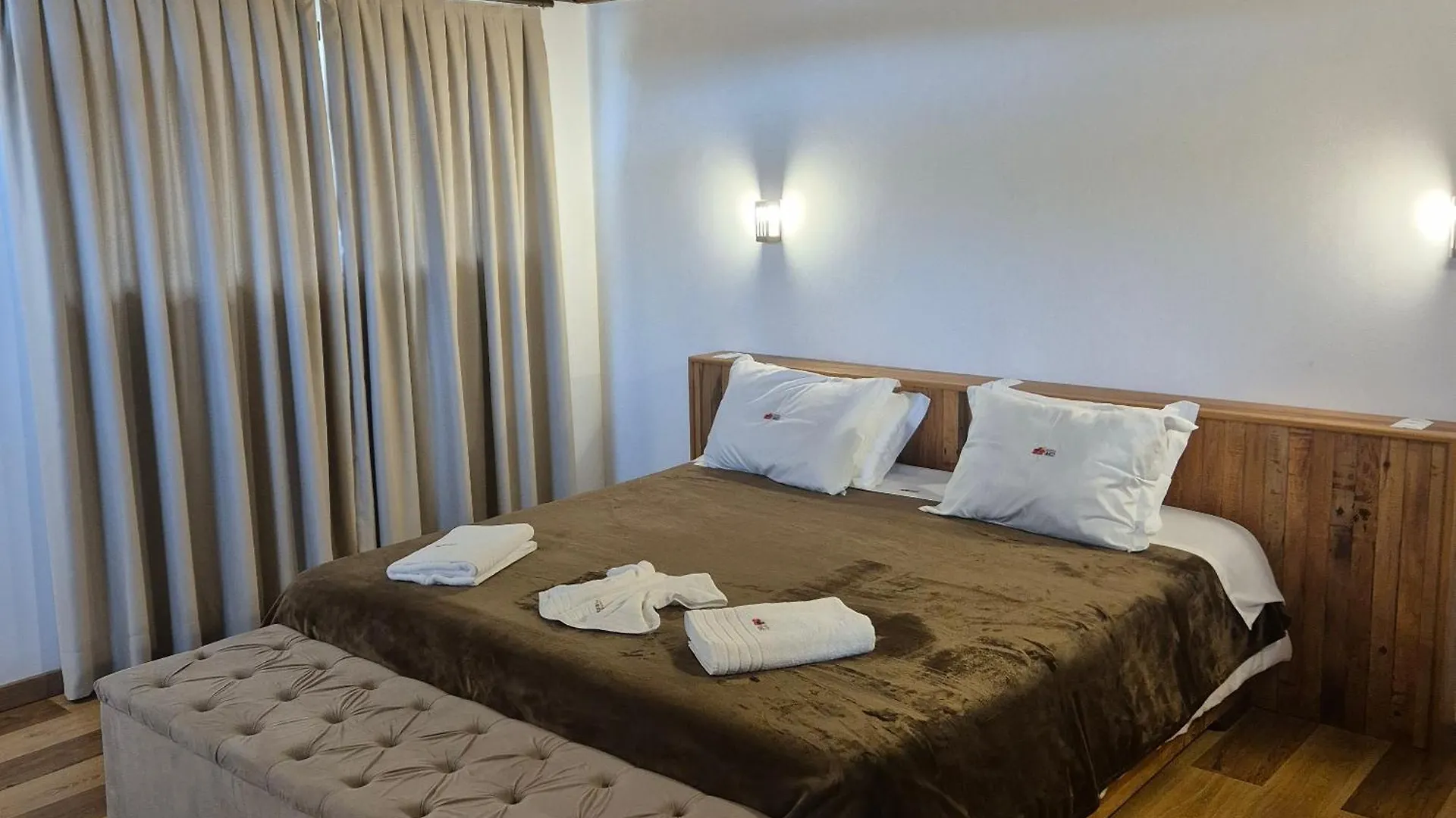 Hibisco Home Hotel ウルビシ